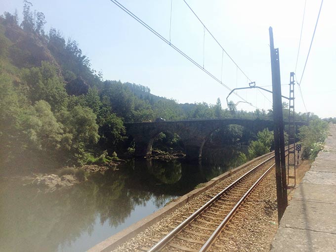 Rautatie ja silta